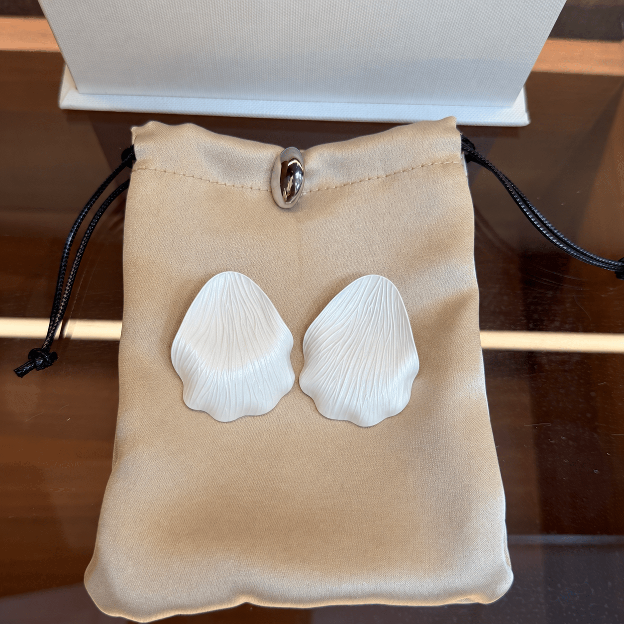 Sculpted White Petal Statement Stud Earrings - floysun