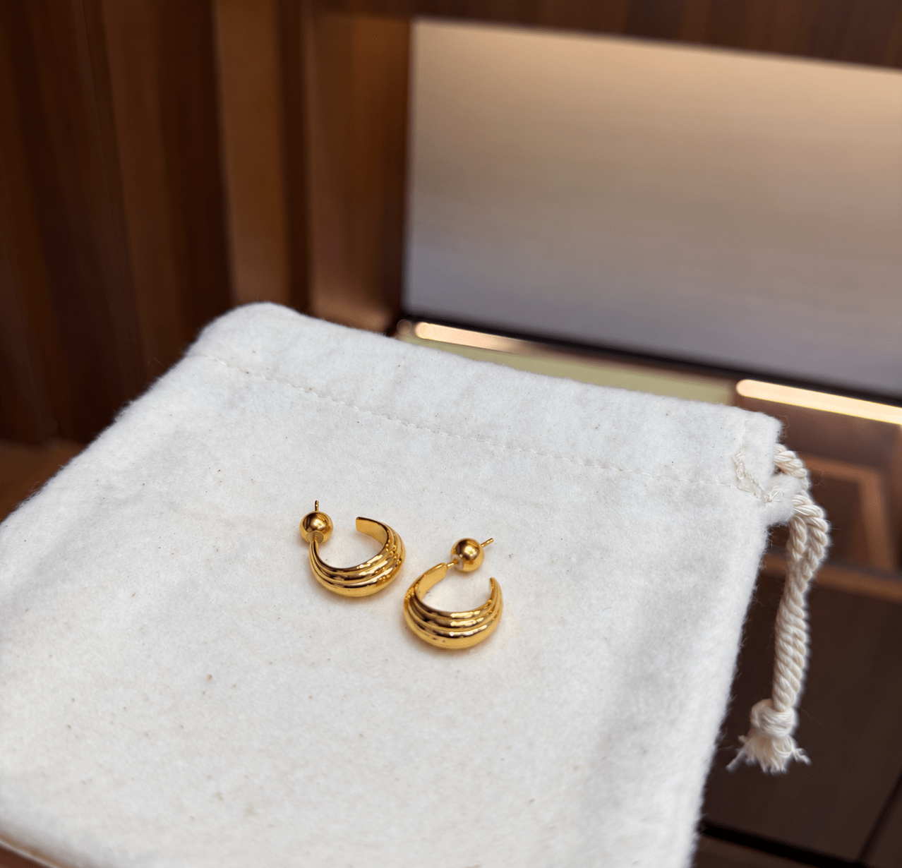 Sculptural Crescent C-Hoop Earrings in 925 Sterling Silver - floysun