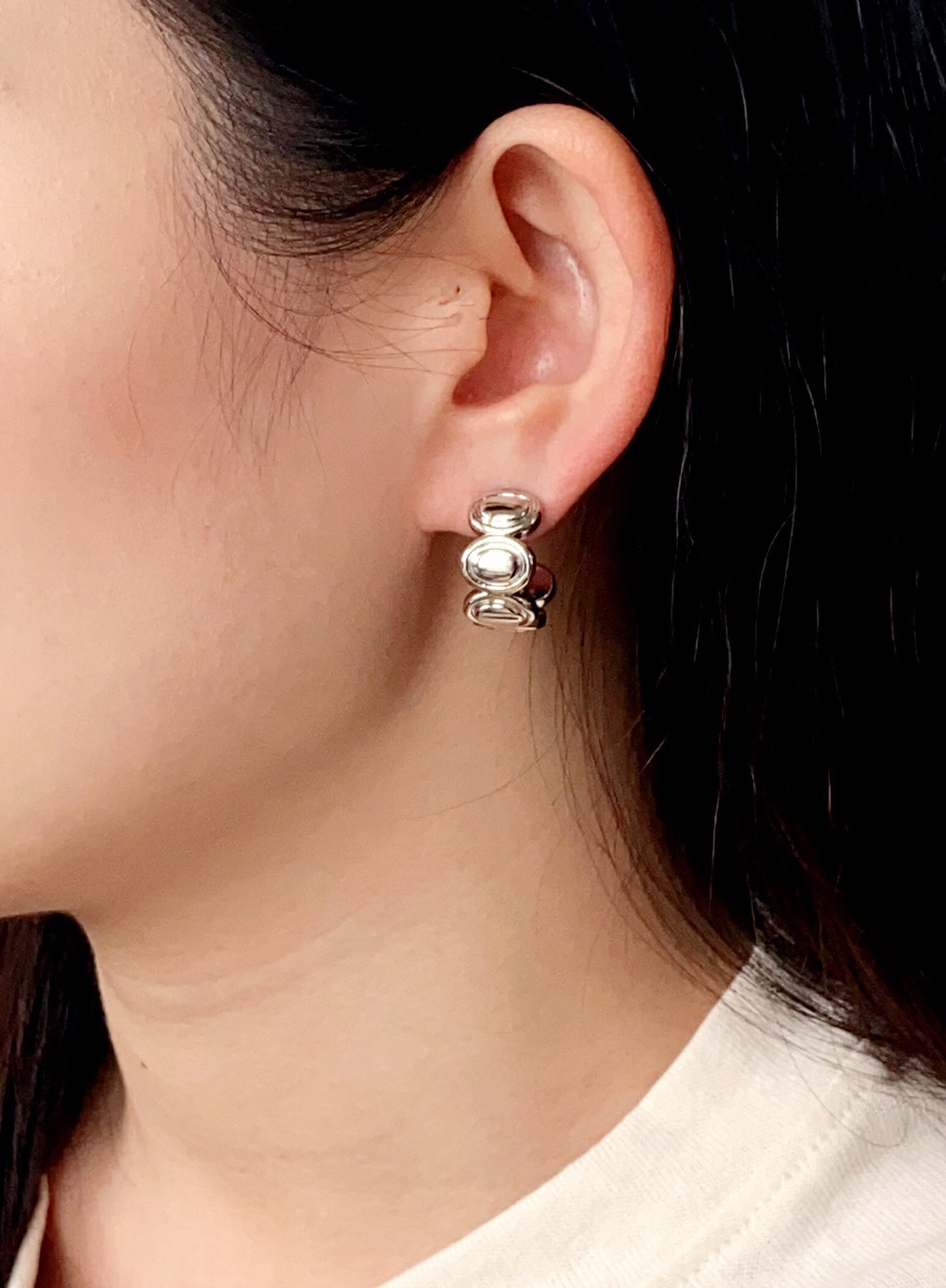 Sculptural Oval Dome C-Hoop Earrings - floysun