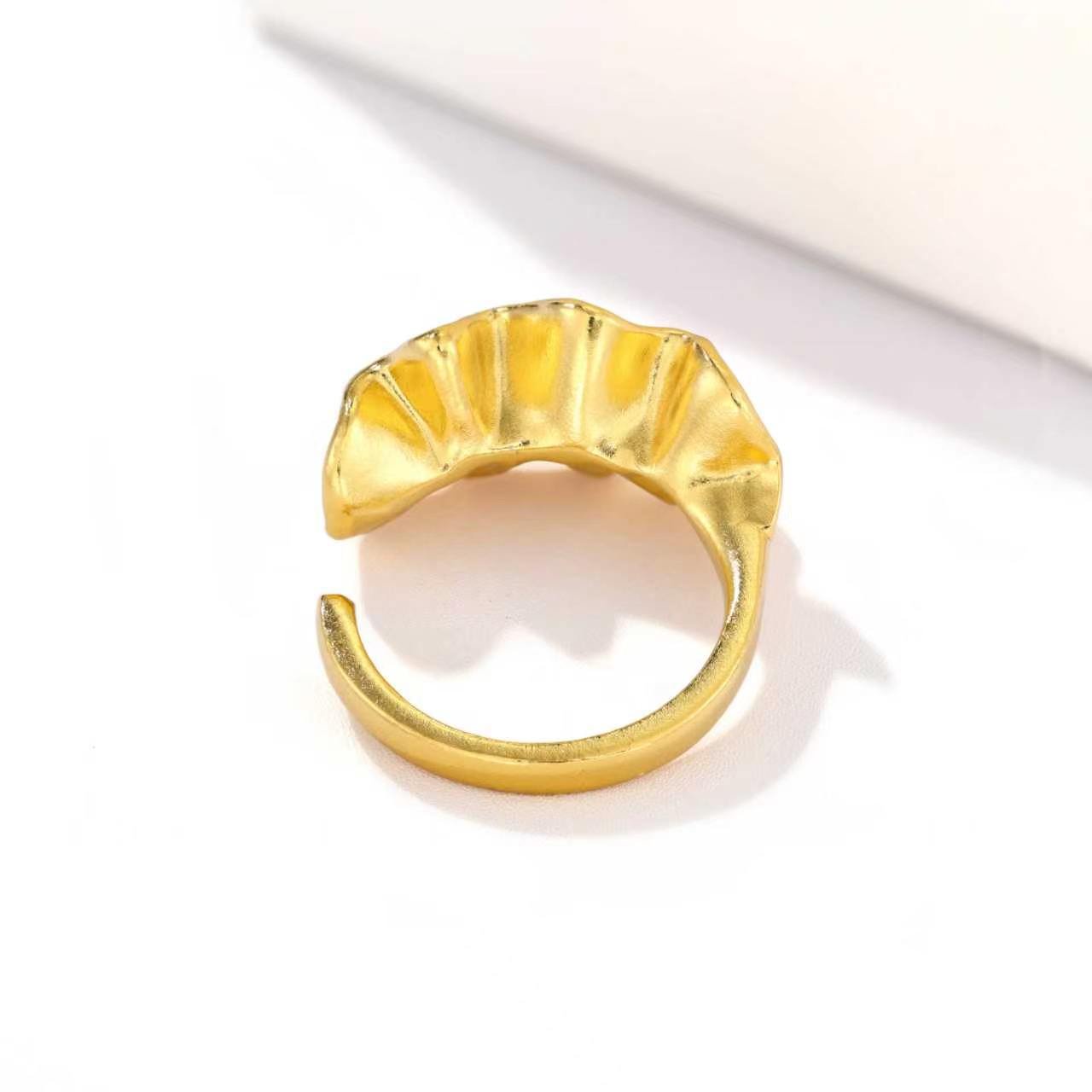 Sculptural Ruffle Adjustable Open Ring - floysun