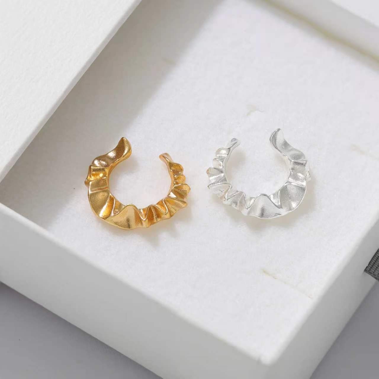 Sculptural Ruffle Ear Cuff Single - floysun