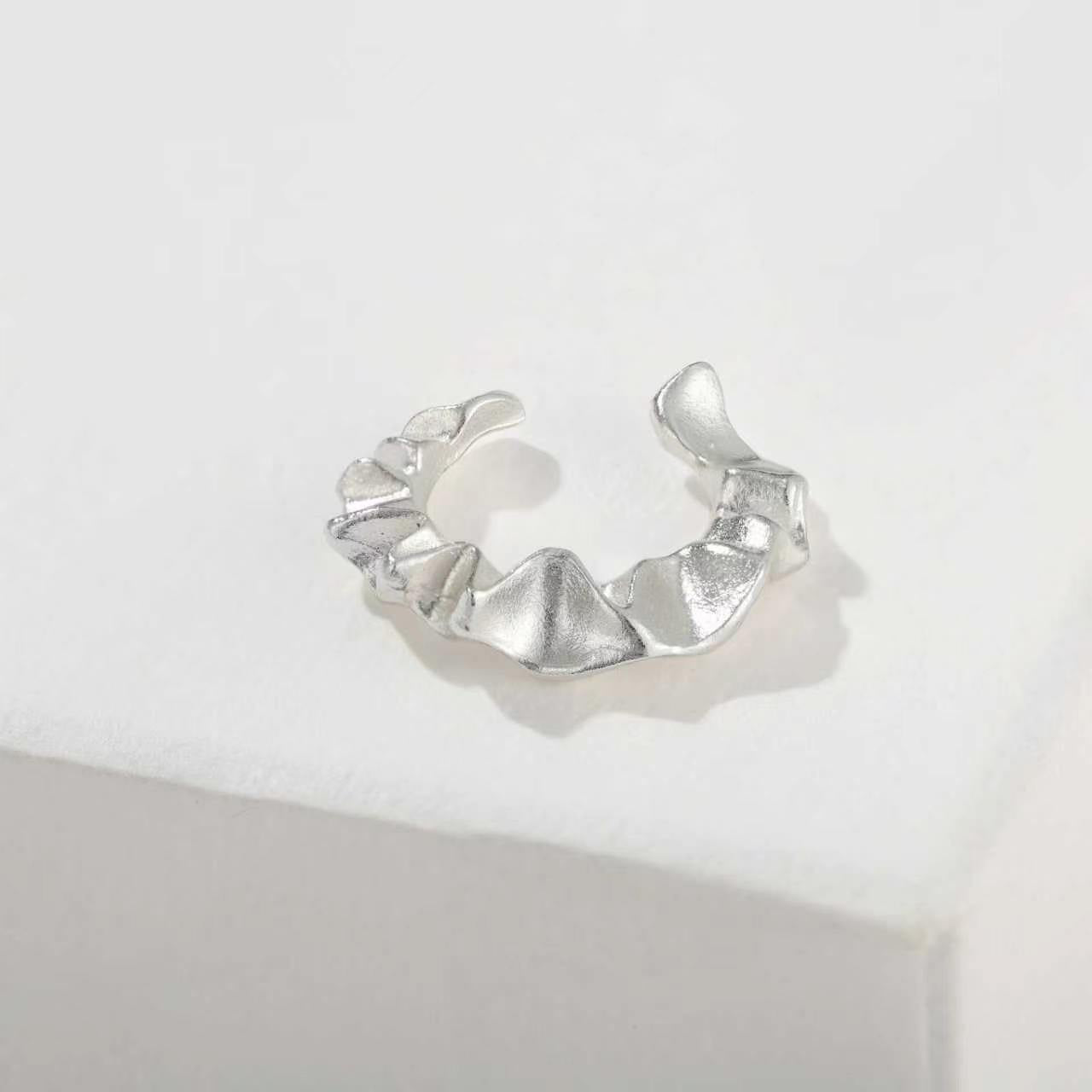 Sculptural Ruffle Ear Cuff Single - floysun
