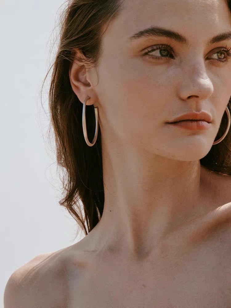Sculptural White C-Hoop Statement Earrings - floysun