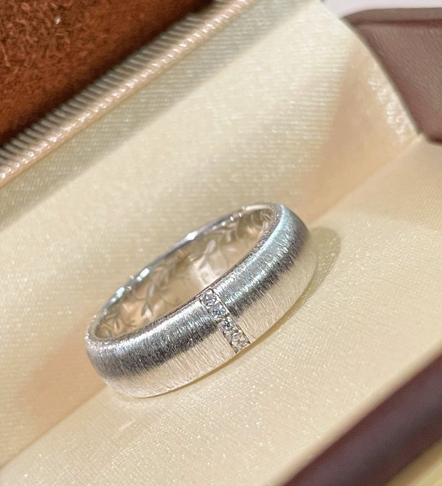 Silken Matte Wide Band Silver Ring - floysun