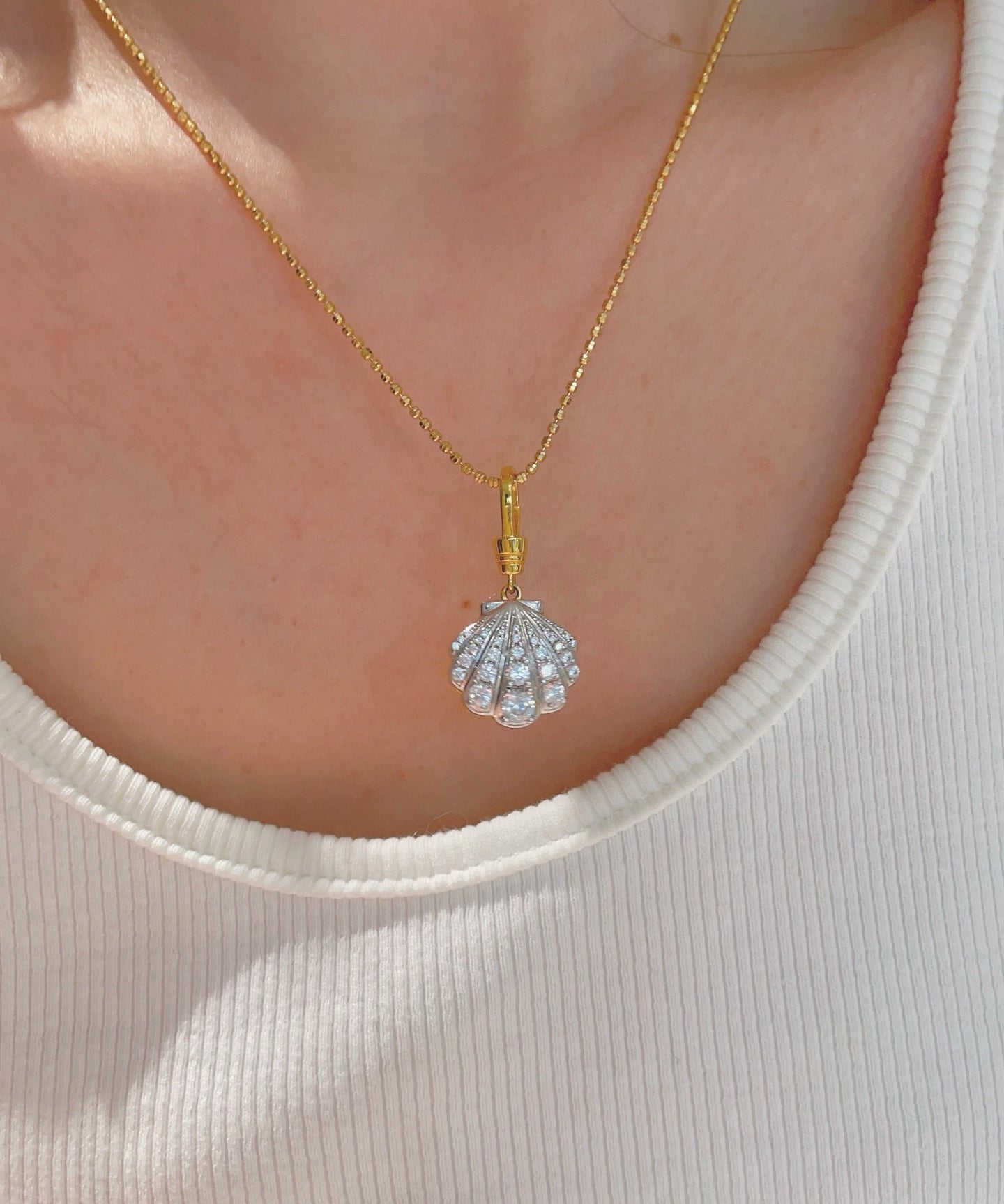 Silver Bling Shell Pendant Necklace with Gradient Lab - Grown Diamonds - floysun