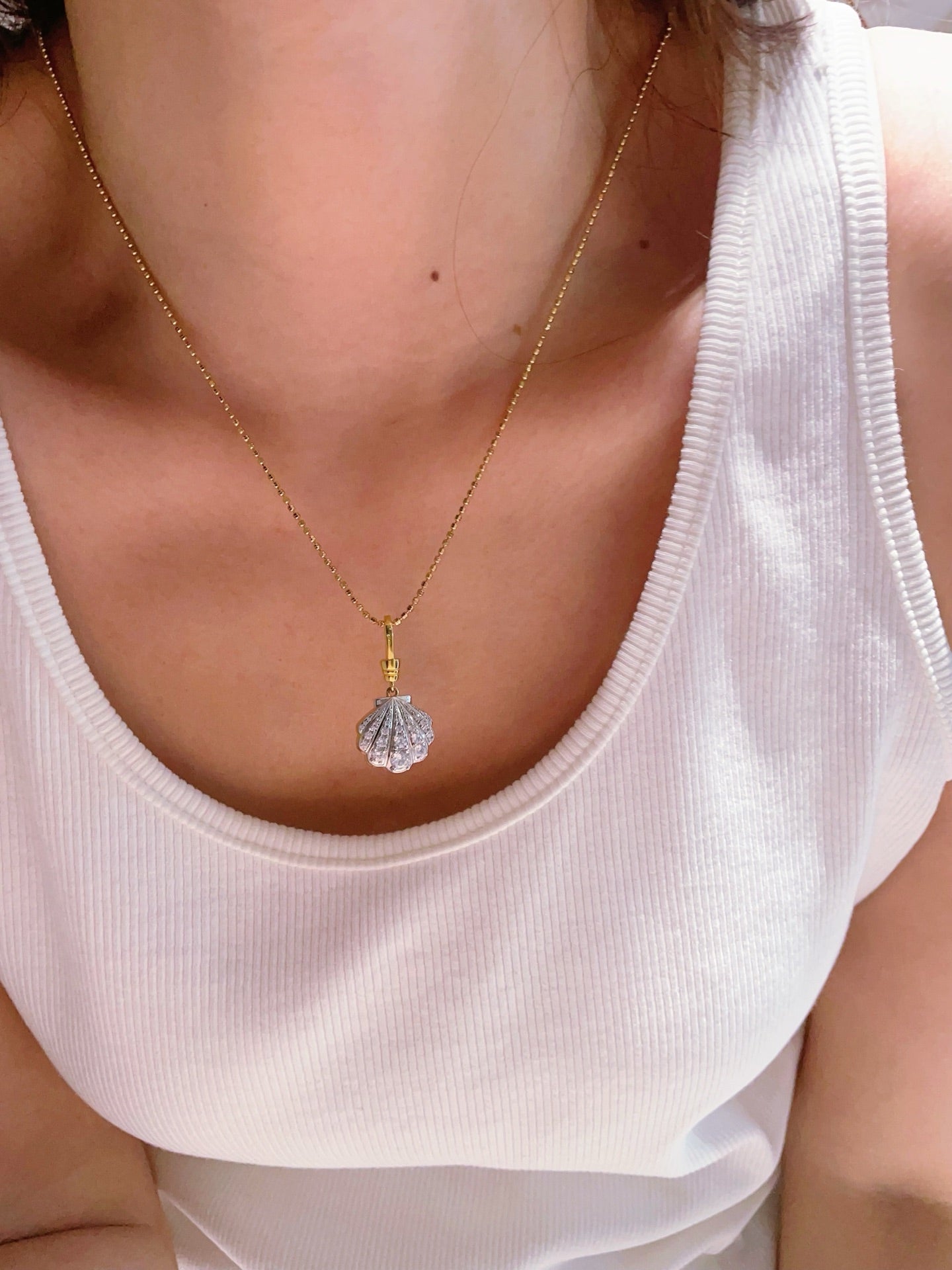 Silver Bling Shell Pendant Necklace with Gradient Lab - Grown Diamonds - floysun