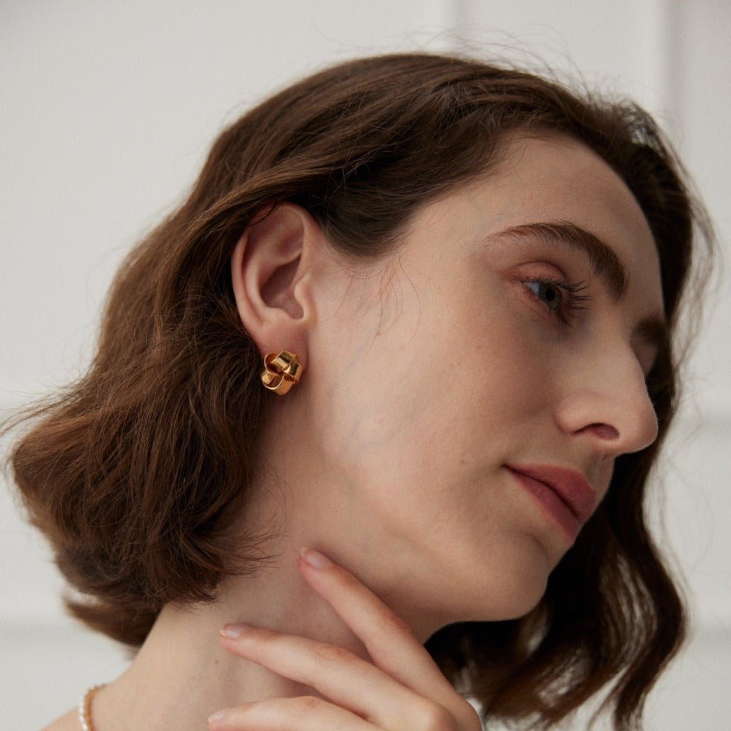Simple Golden Knot-shaped Earrings - floysun