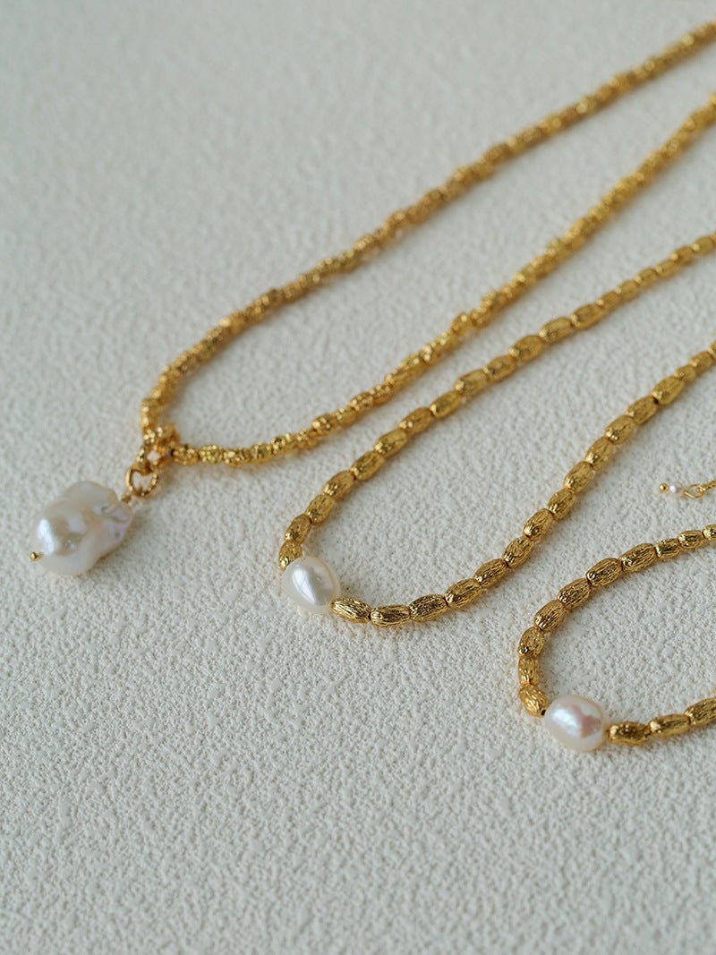 Single Freshwater Pearl Lava Texture Gold Collarbone Necklace - floysun