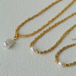 Single Freshwater Pearl Lava Texture Gold Collarbone Necklace - floysun