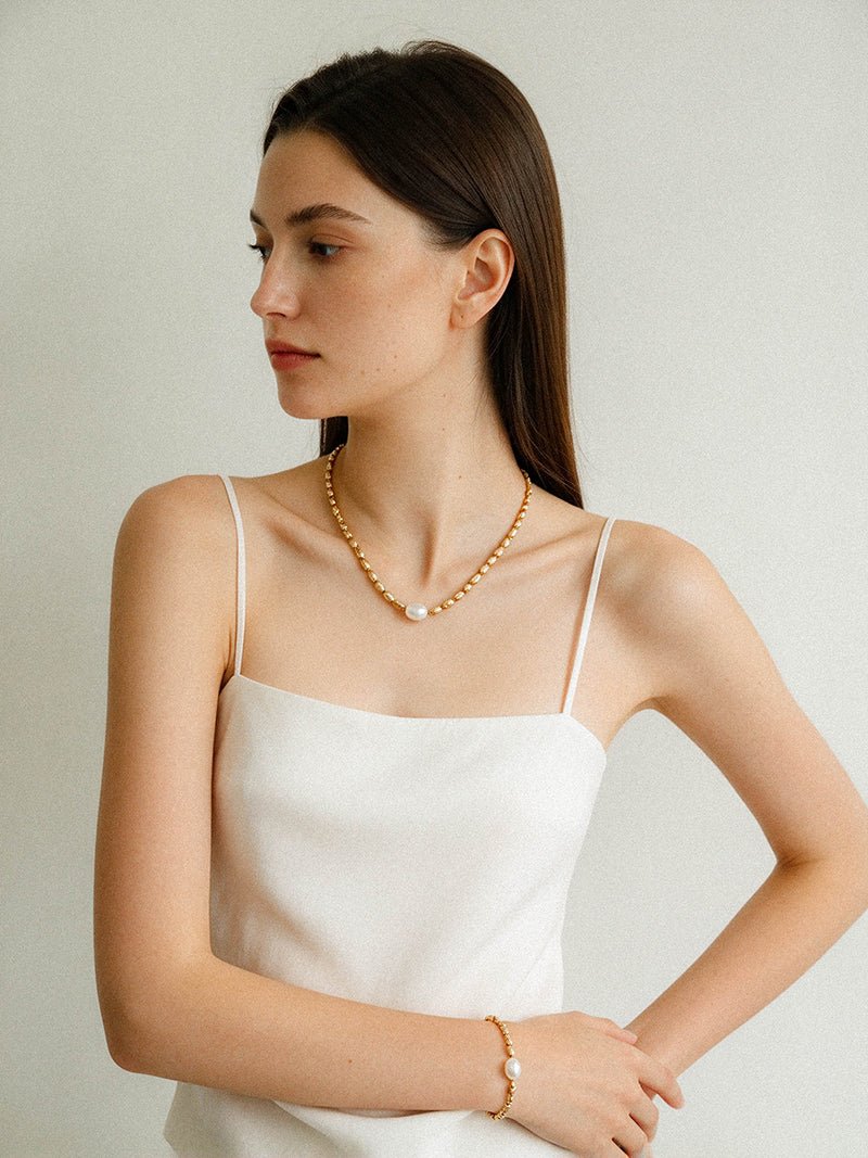 Single Freshwater Pearl Lava Texture Gold Collarbone Necklace - floysun