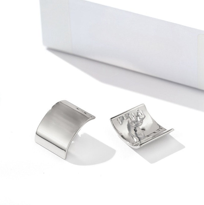 Sleek Polished Rectangular Curved Stud Earrings - floysun