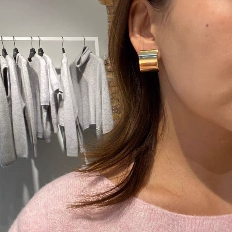 Sleek Polished Rectangular Curved Stud Earrings - floysun