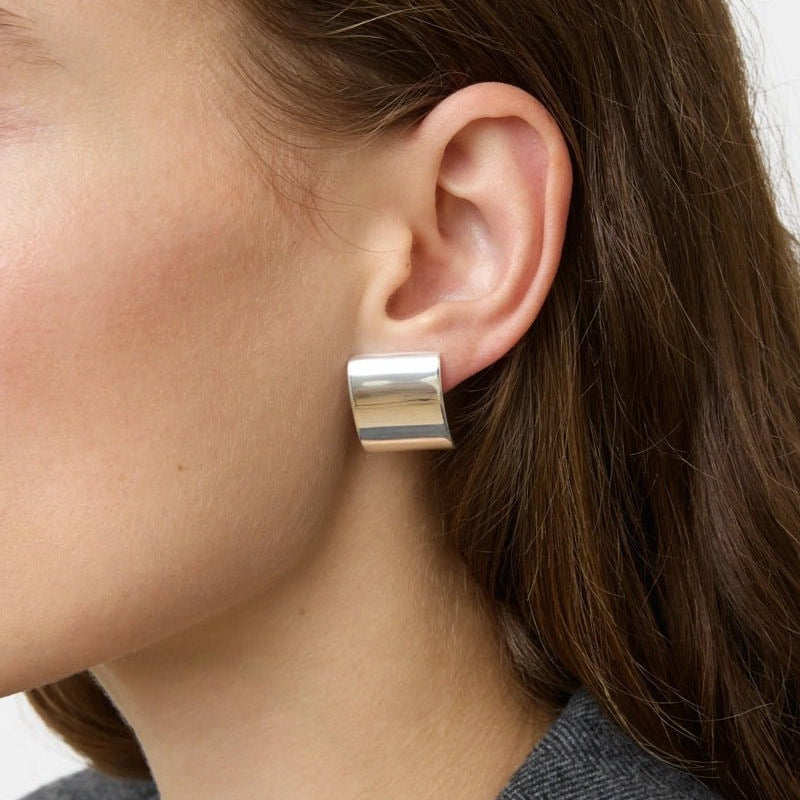 Sleek Polished Rectangular Curved Stud Earrings - floysun