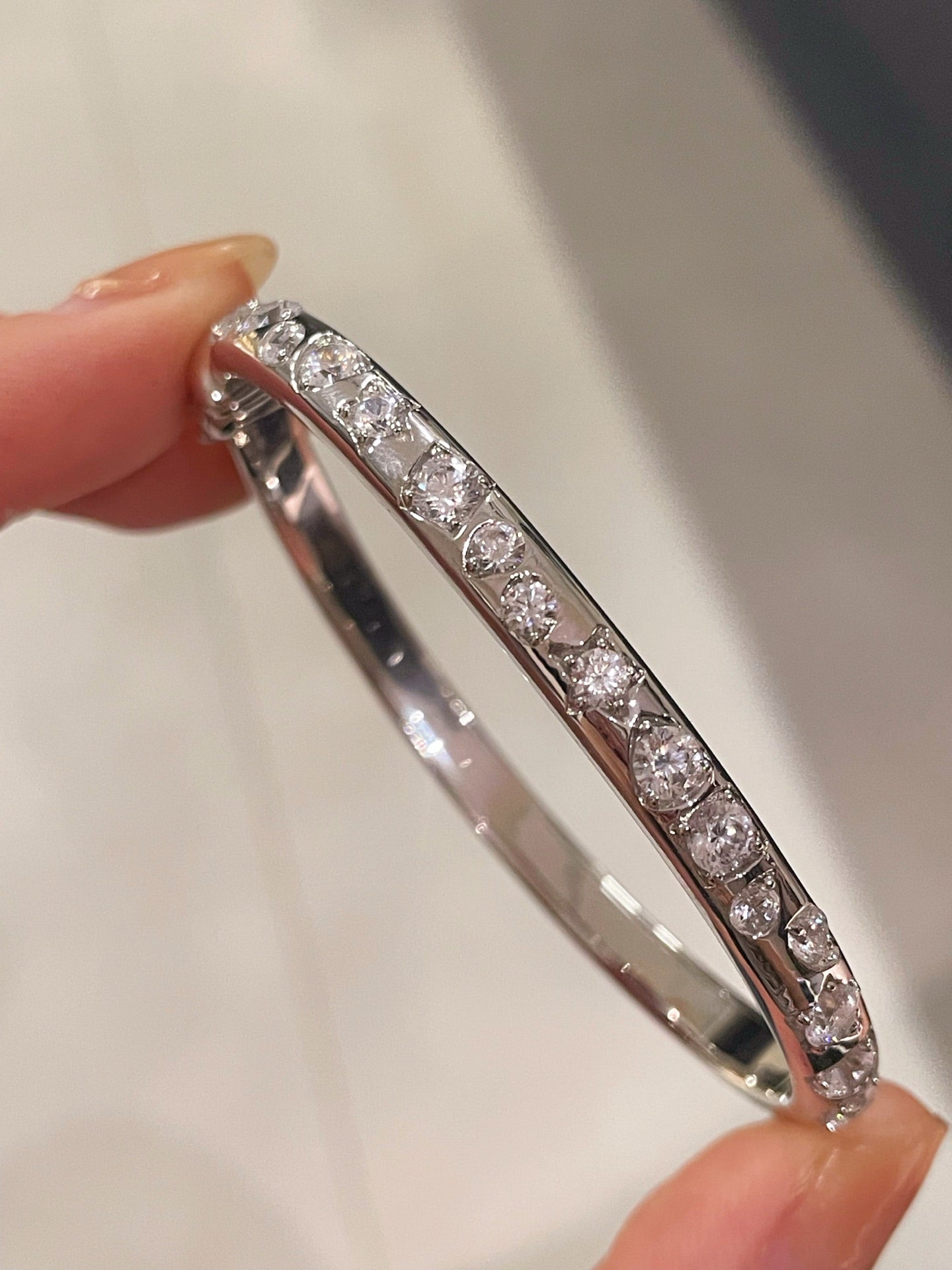 Sleek White Gold Irregular Diamond Bangle - floysun