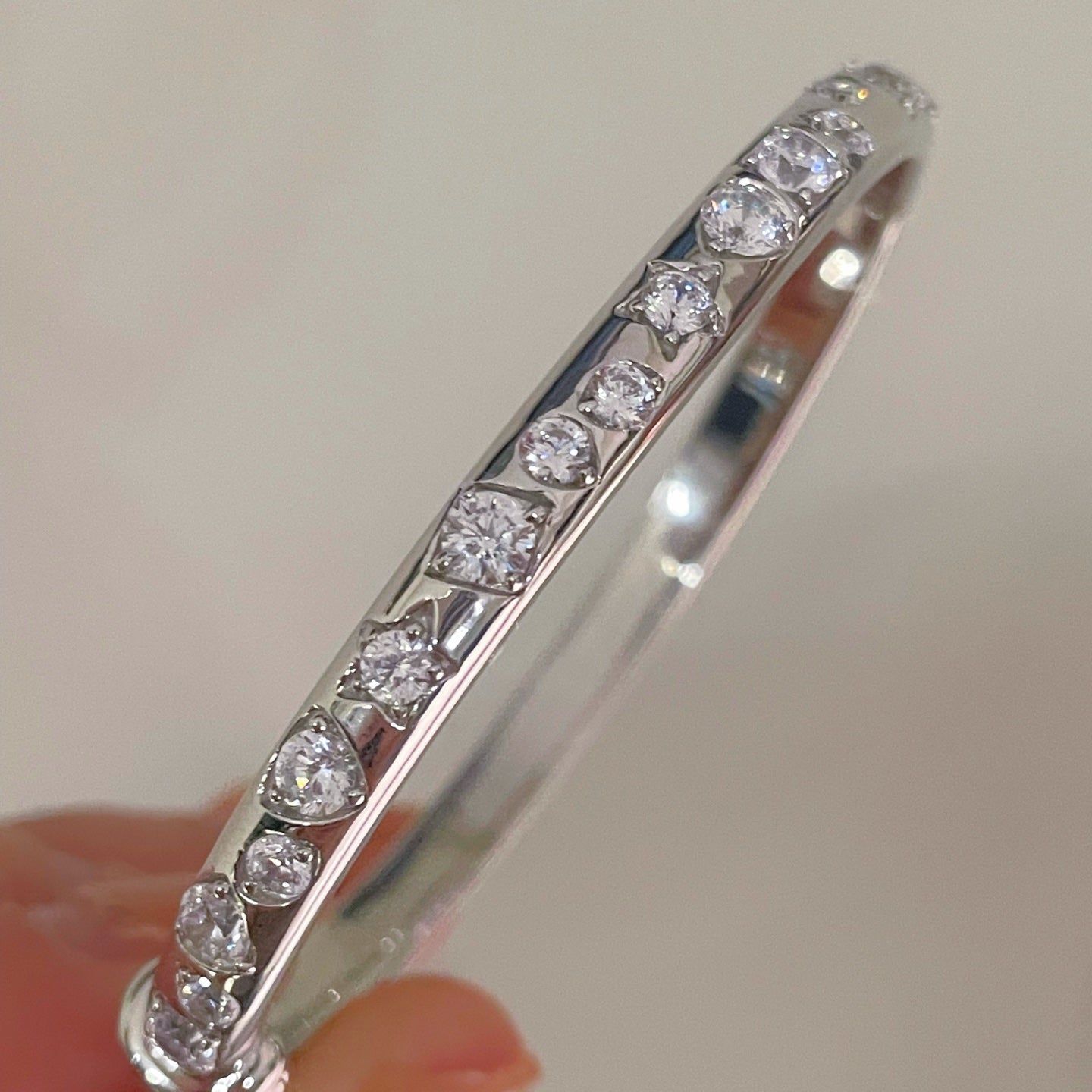Sleek White Gold Irregular Diamond Bangle - floysun
