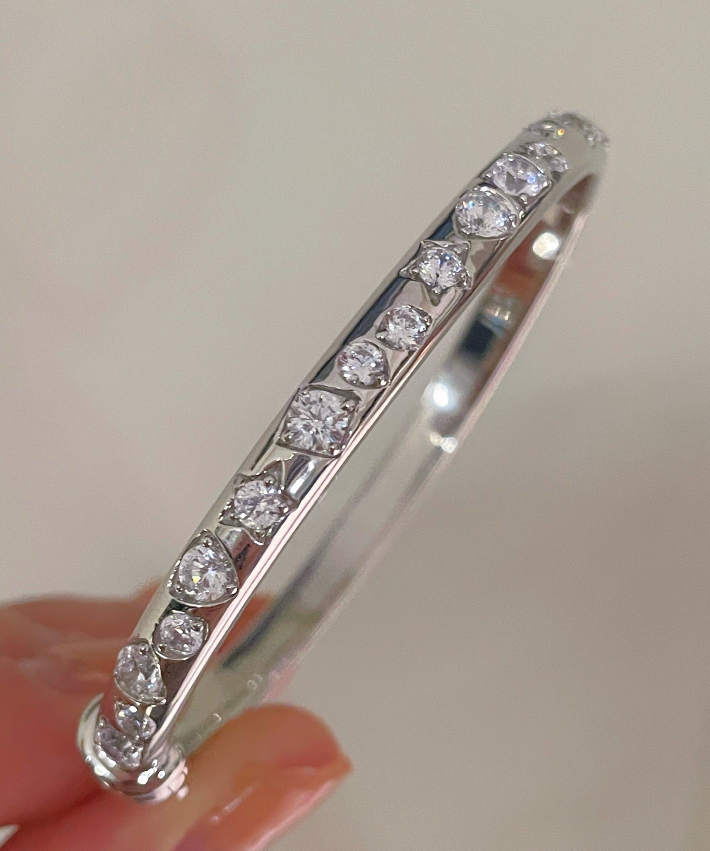 Sleek White Gold Irregular Diamond Bangle - floysun