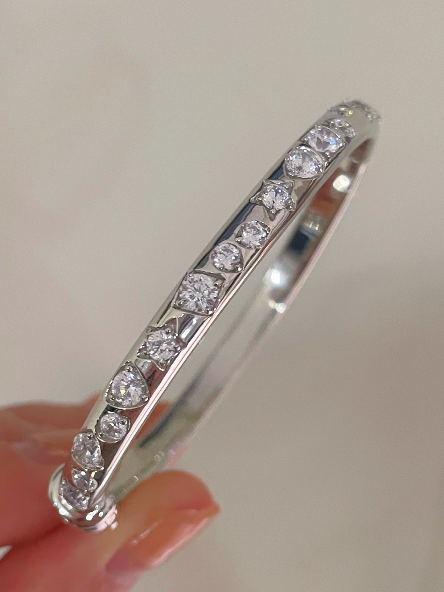 Sleek White Gold Irregular Diamond Bangle - floysun