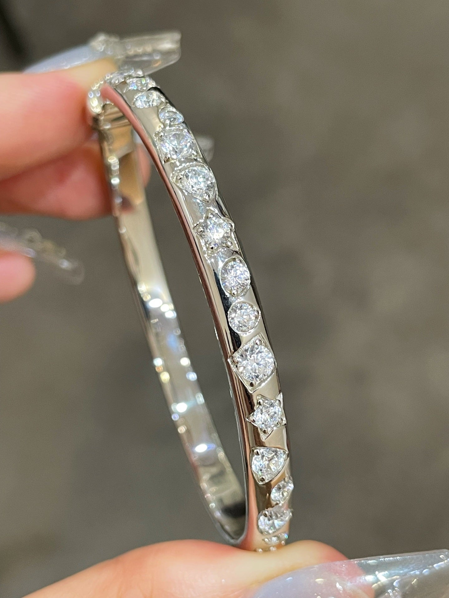 Sleek White Gold Irregular Diamond Bangle - floysun