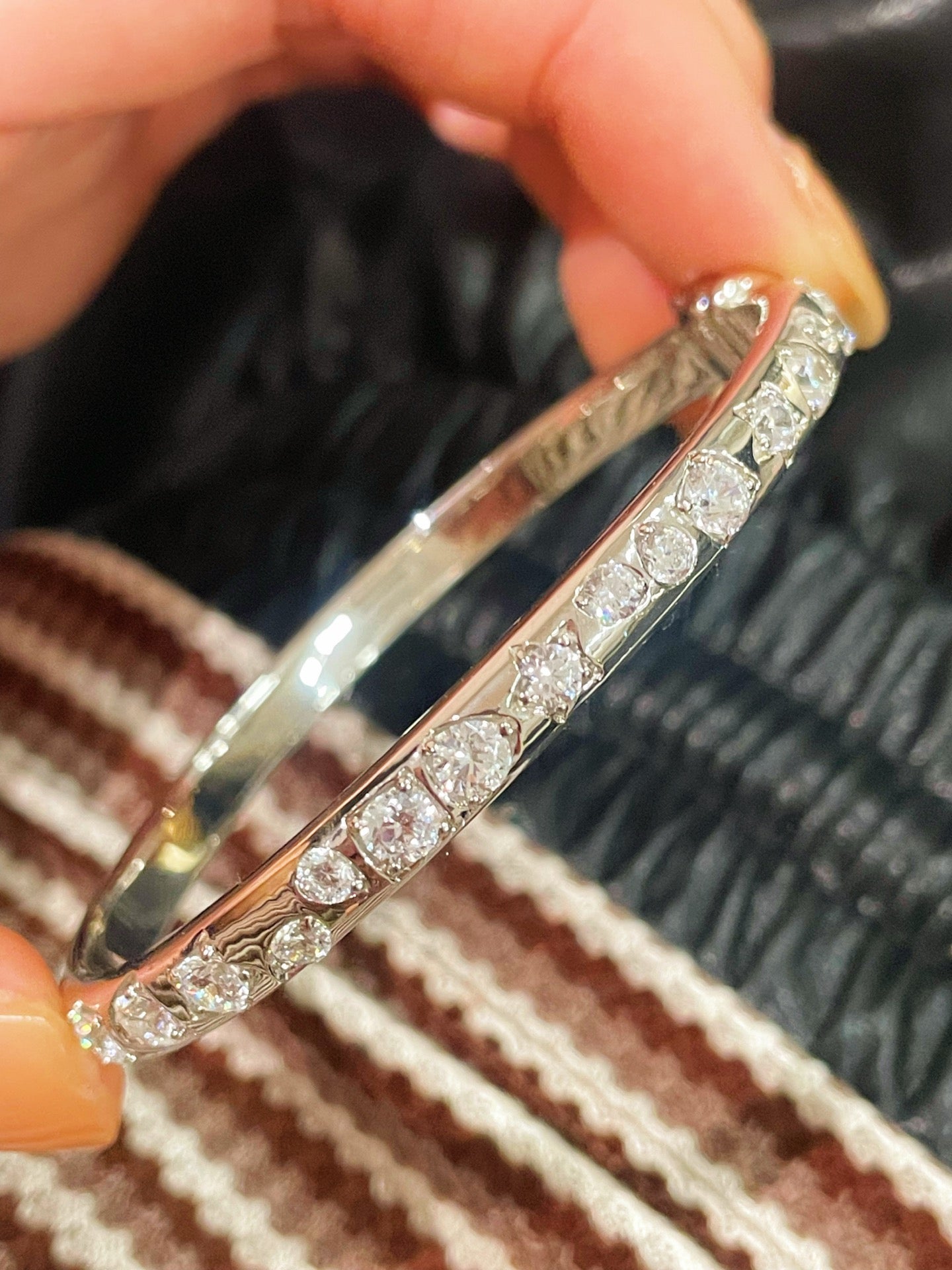 Sleek White Gold Irregular Diamond Bangle - floysun
