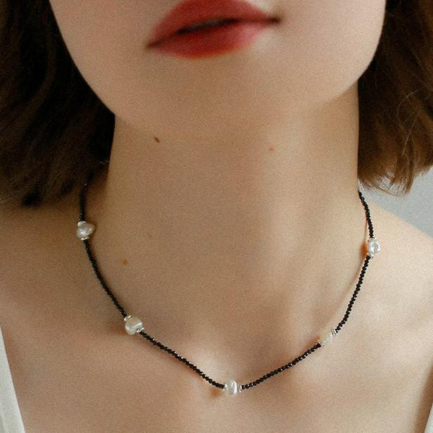 Small Petal Baroque Pearl and Black Spinel Beaded Necklace - floysun