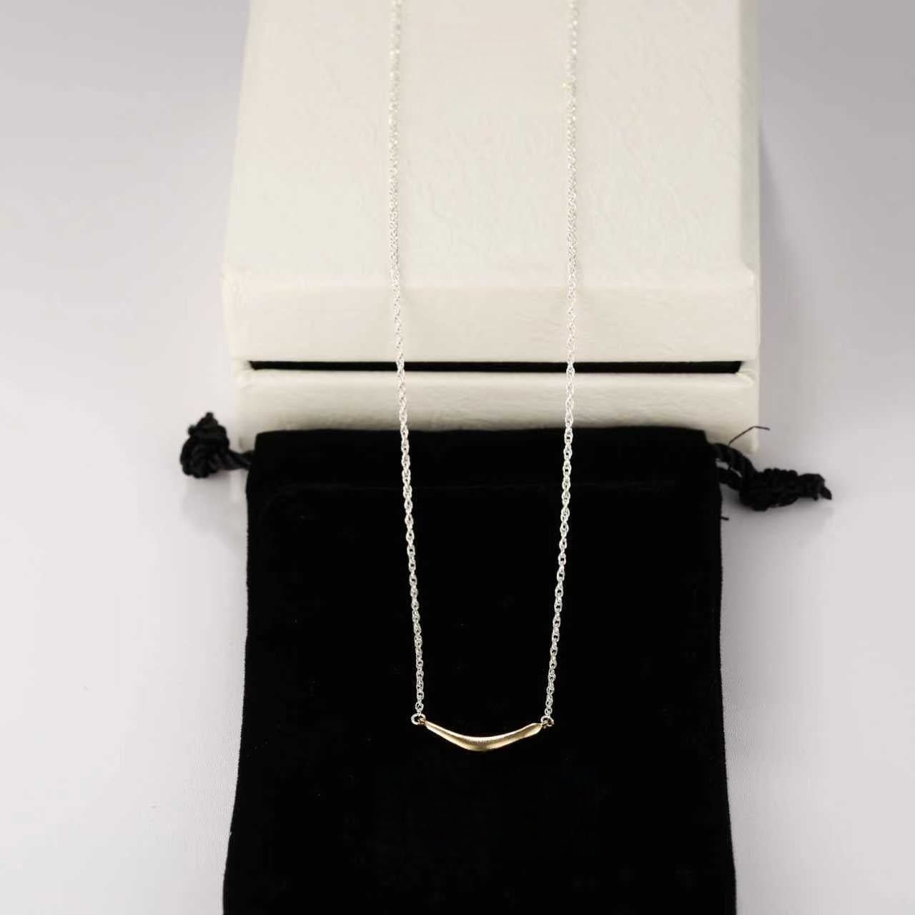 Smile Curve Necklace | Minimal Sterling Silver Necklace - floysun