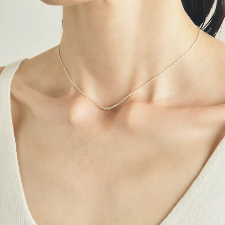 Smile Curve Necklace | Minimal Sterling Silver Necklace - floysun
