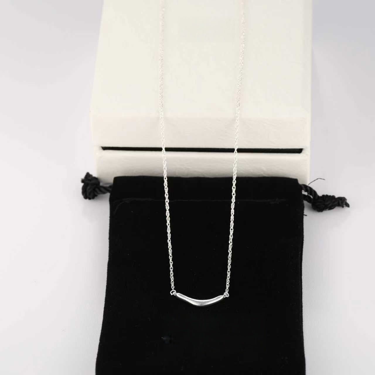 Smile Curve Necklace | Minimal Sterling Silver Necklace - floysun