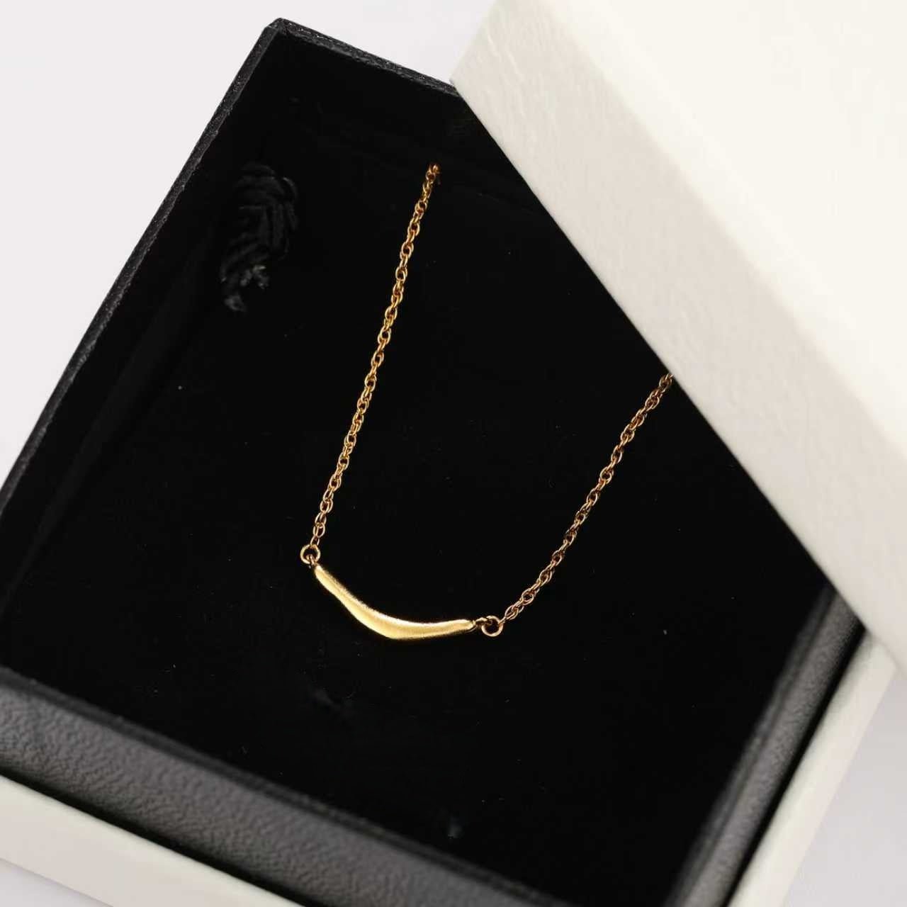 Smile Curve Necklace | Minimal Sterling Silver Necklace - floysun