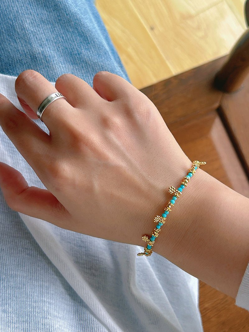 Soothing Blue Turquoise Tiny Flower Beaded Bracelet - floysun