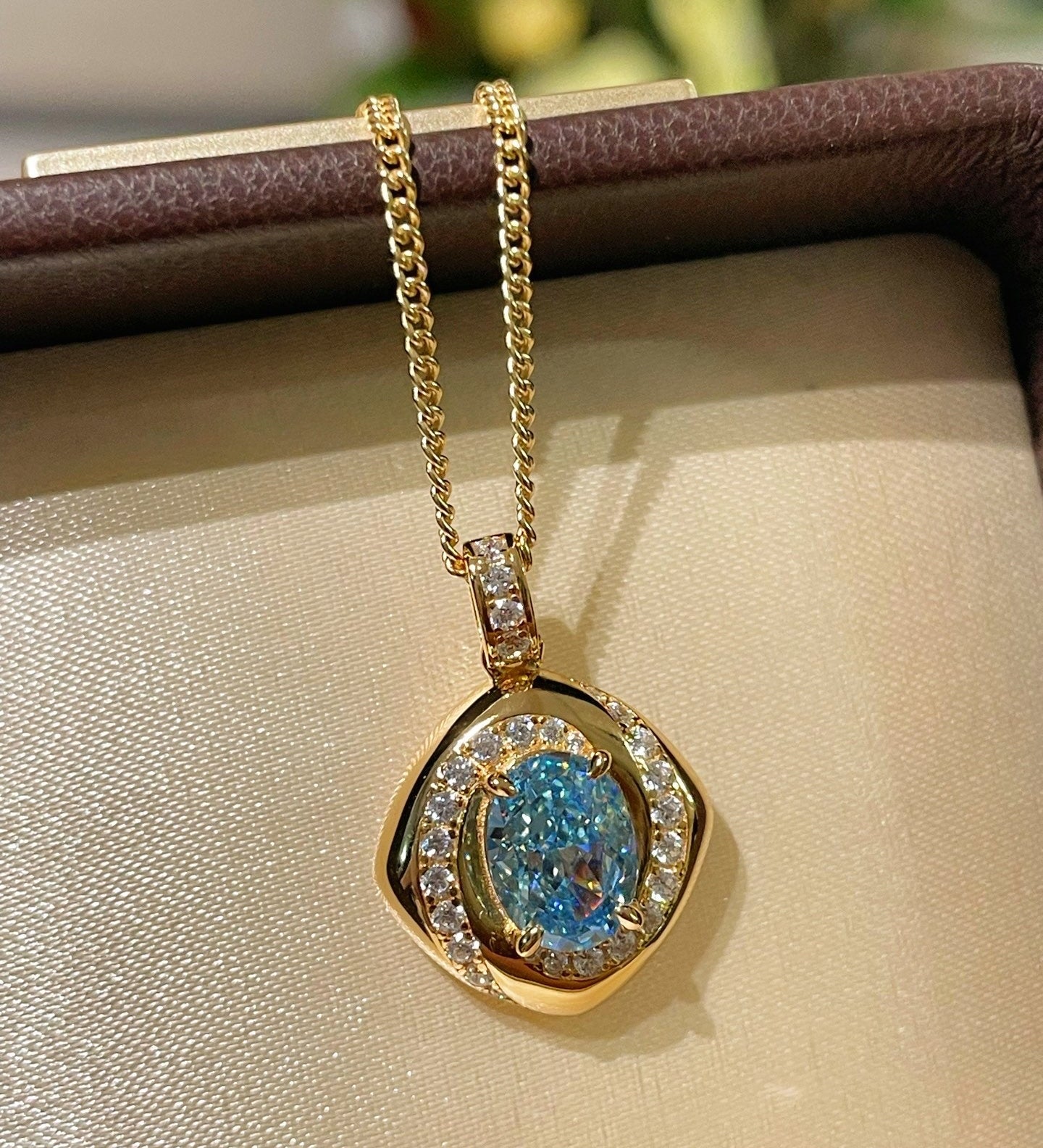 Spiral Glow Aquamarine Necklace - floysun