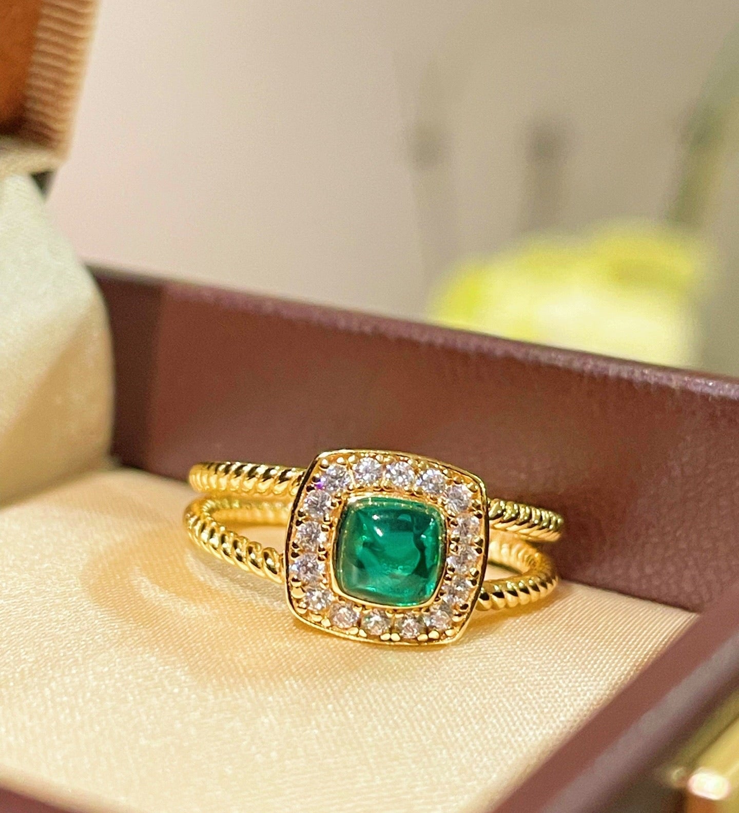 Sugar Tower Emerald K Gold Ring - floysun