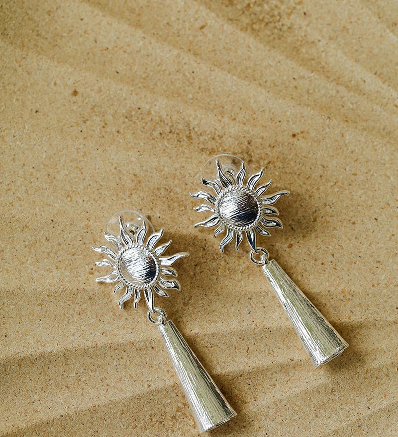 Sunrise Gleam – Brushed Metal Tassel Earrings - Silver - floysun