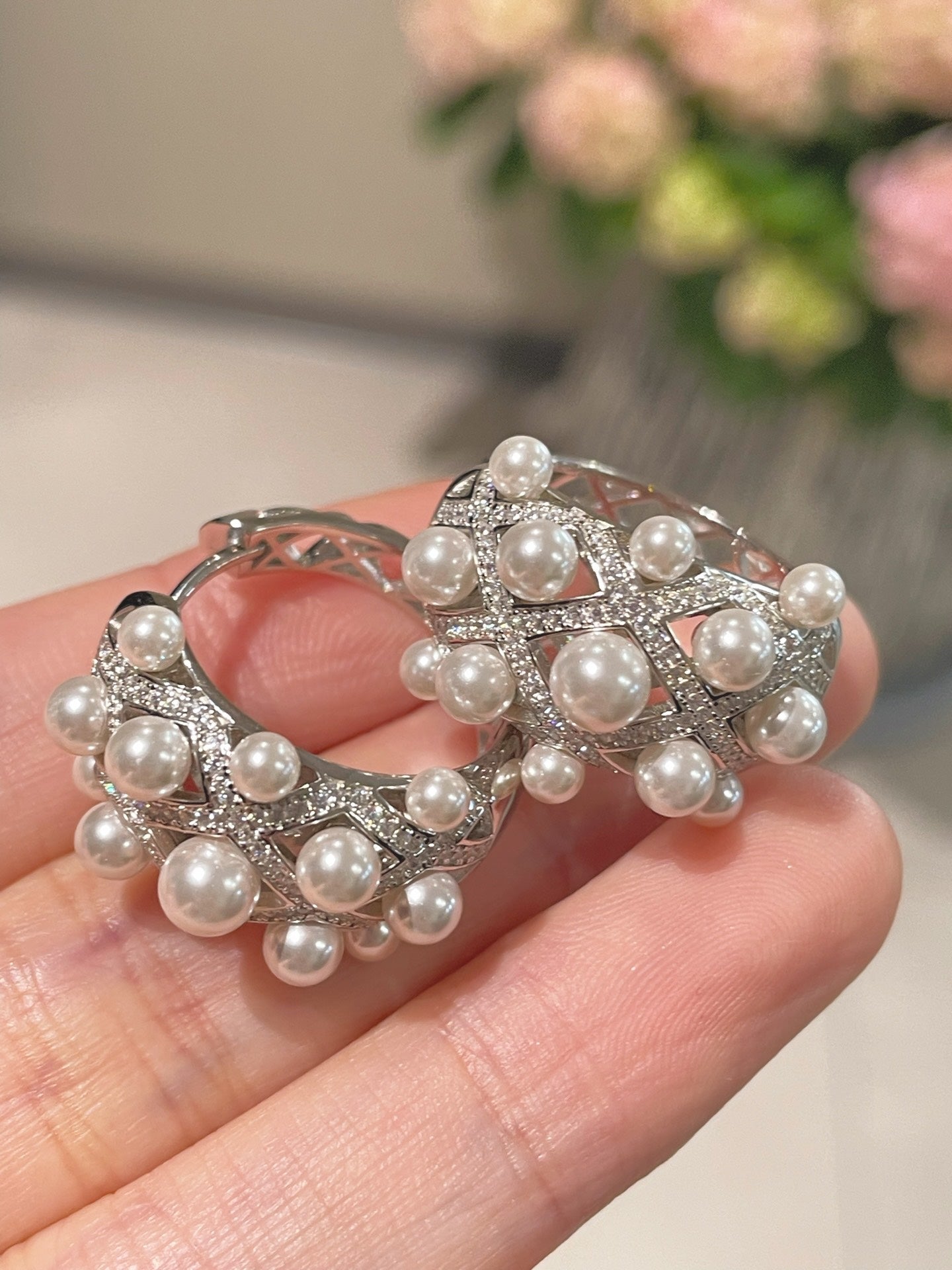 Swarovski Pearl Vintage Quilted Hoop Earrings - floysun