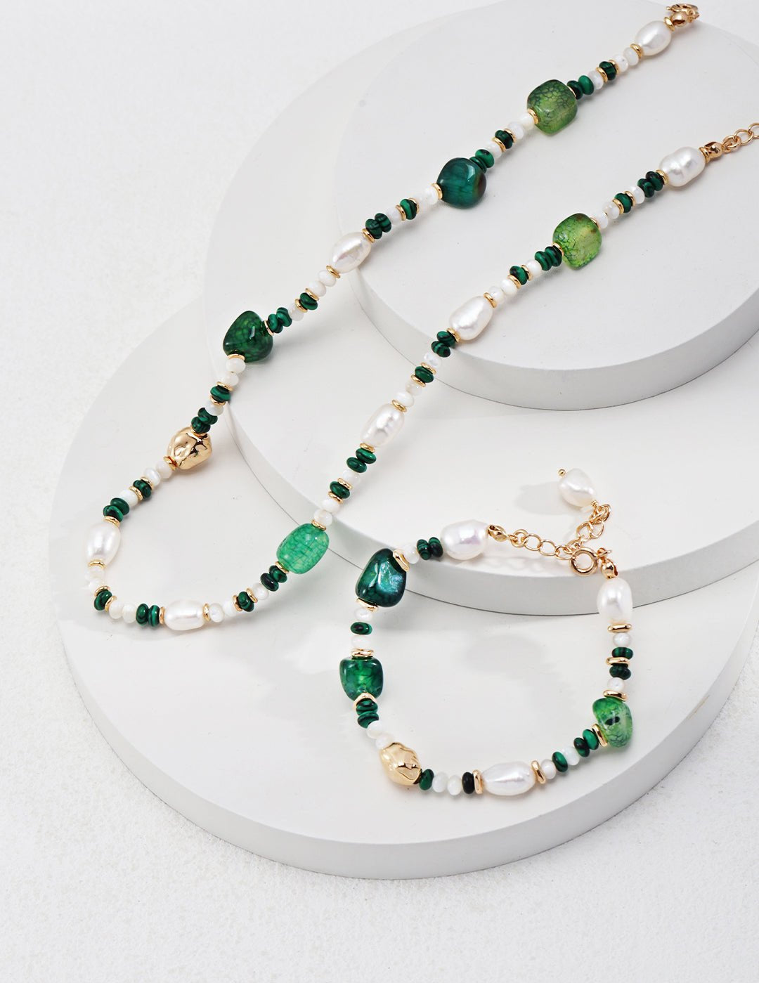 The Multielement Bracelet Featuring Malachite Pearls and Green Onyx - floysun