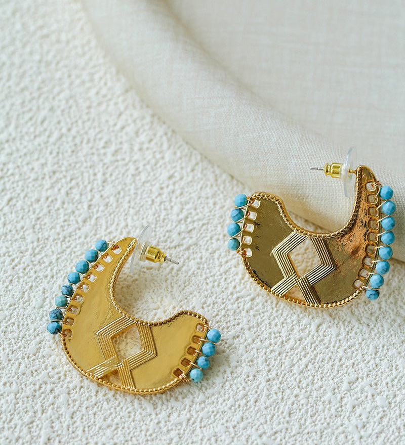 Tribal Echo Carved Totem Cutout Earrings - Gold - floysun