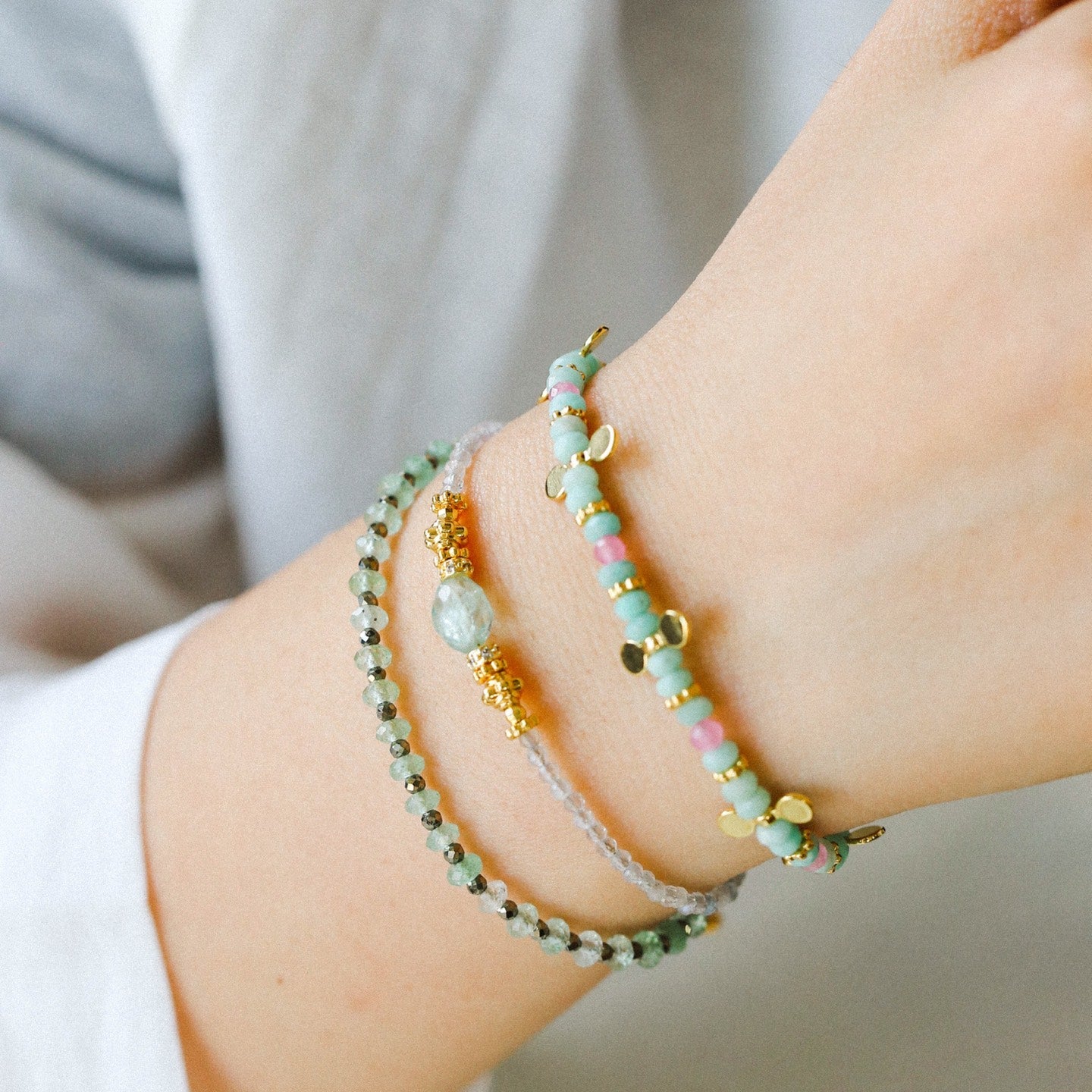 Tropical Breeze Bracelet | Amazonite Beads with Golden Sequin Charms - floysun