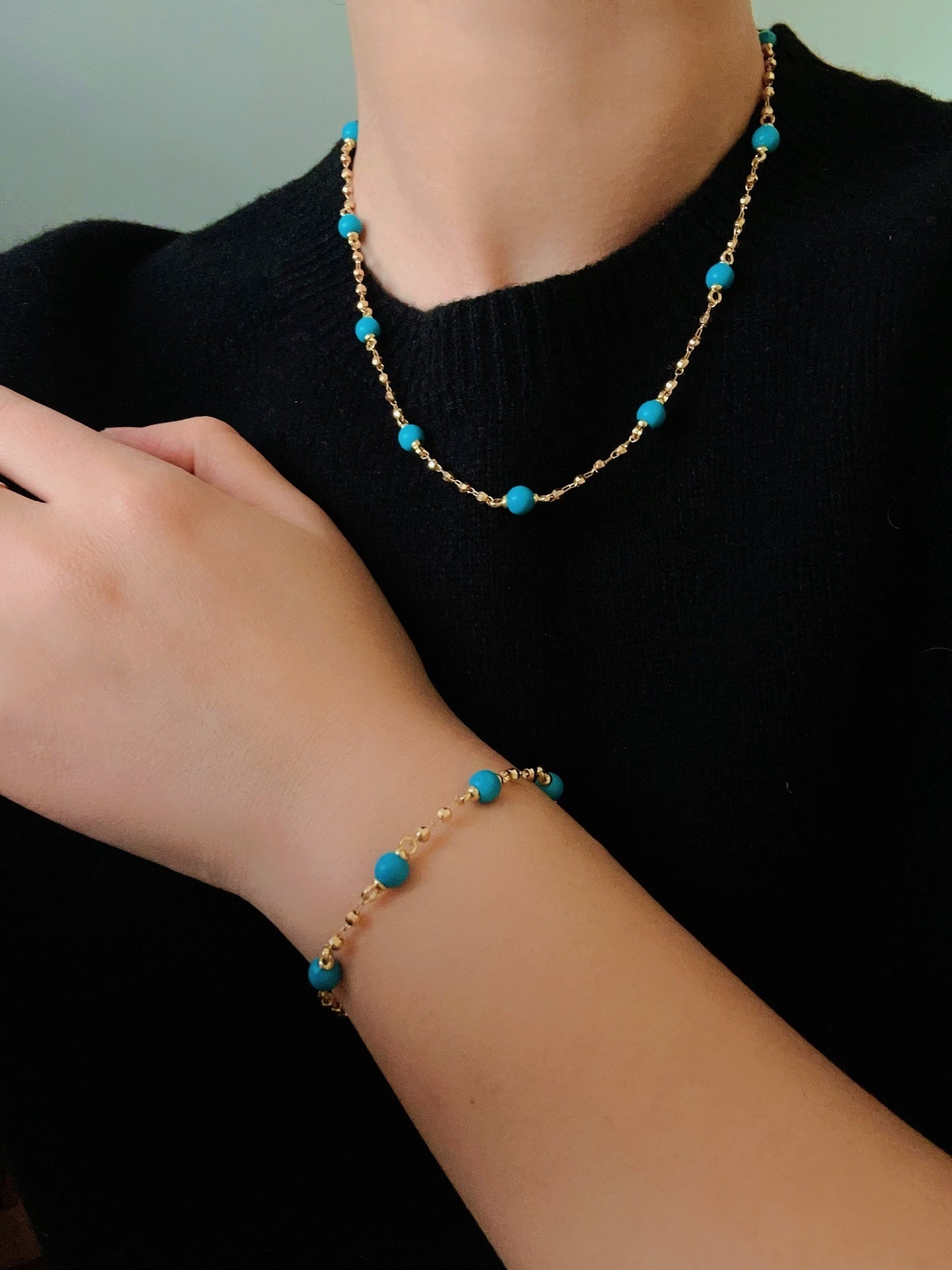 Turquoise Beaded Bracelet with Gold Chain | Starry Sky Minimal Charm - floysun