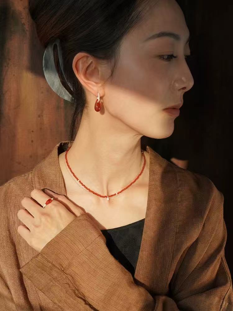 Twisted Hoop Drop Earrings with Red Glass – Silver - floysun