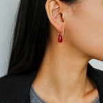Twisted Hoop Drop Earrings with Red Glass – Silver - floysun