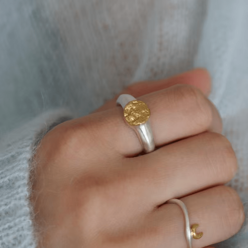Two-Tone Textured Coin Signet Ring - floysun
