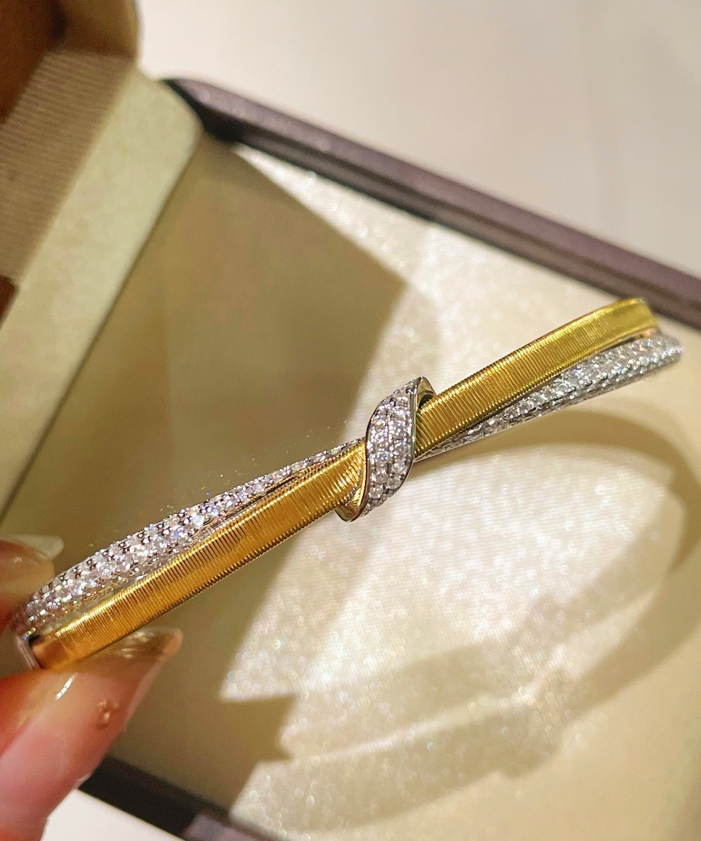 Vintage Brushed Cross Knot Bangle - floysun