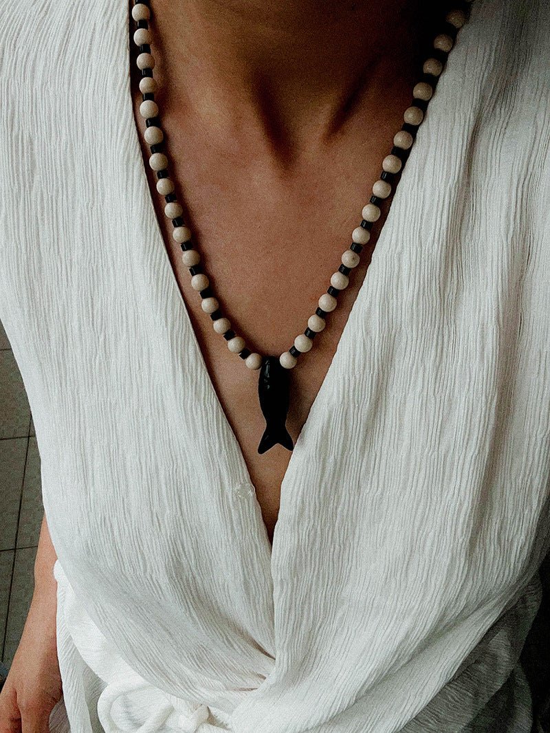 Vintage Carved Fish Necklace with Natural Stones – Red Green & Black White - floysun