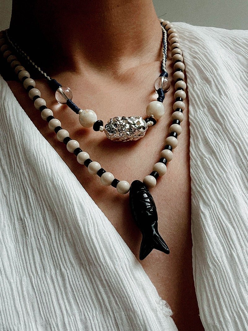 Vintage Carved Fish Necklace with Natural Stones – Red Green & Black White - floysun