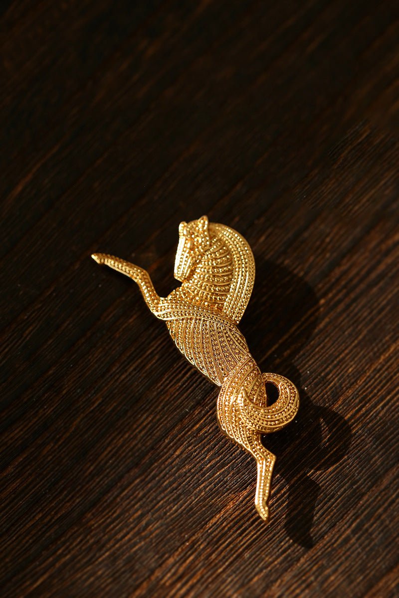 Vintage Equestrian Horseshoe Emblem Brooch - floysun