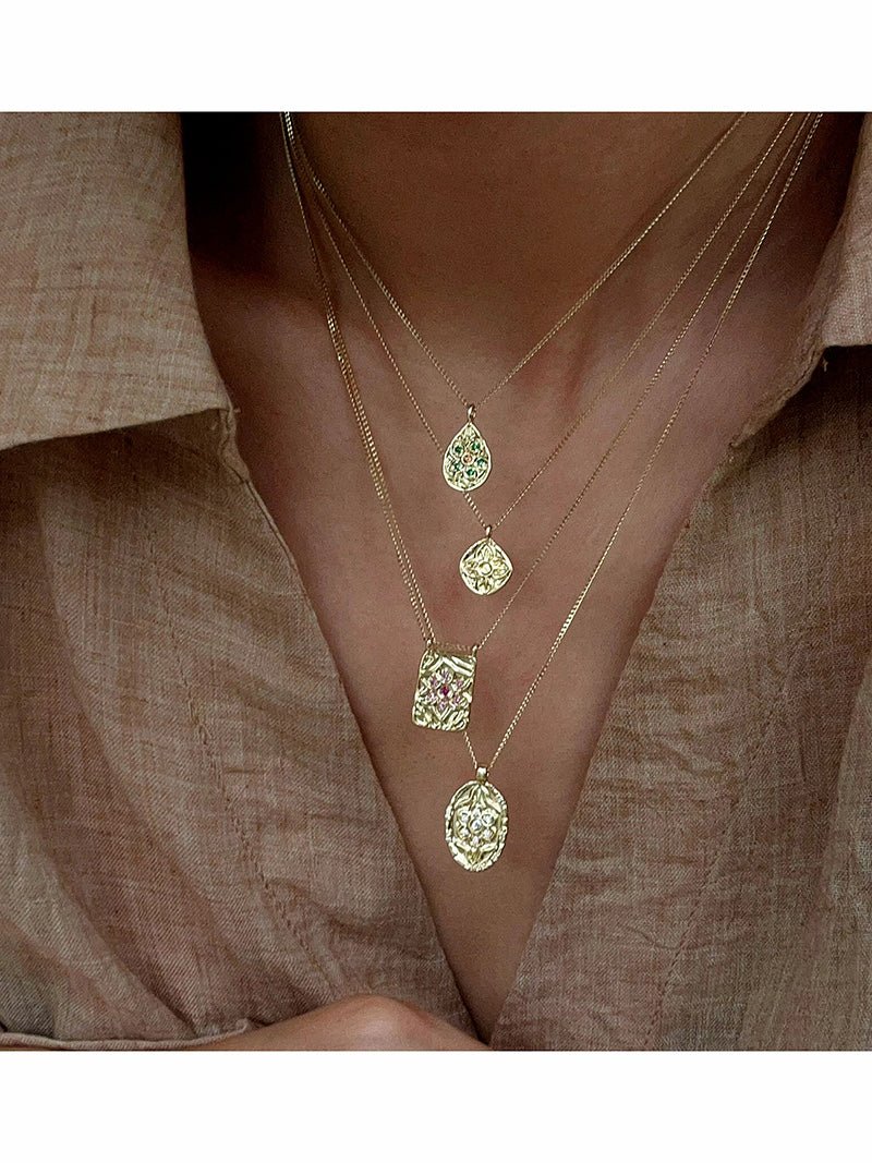 Vintage Floral Relief Geometric Cubic Zirconia Pendant Necklace - floysun