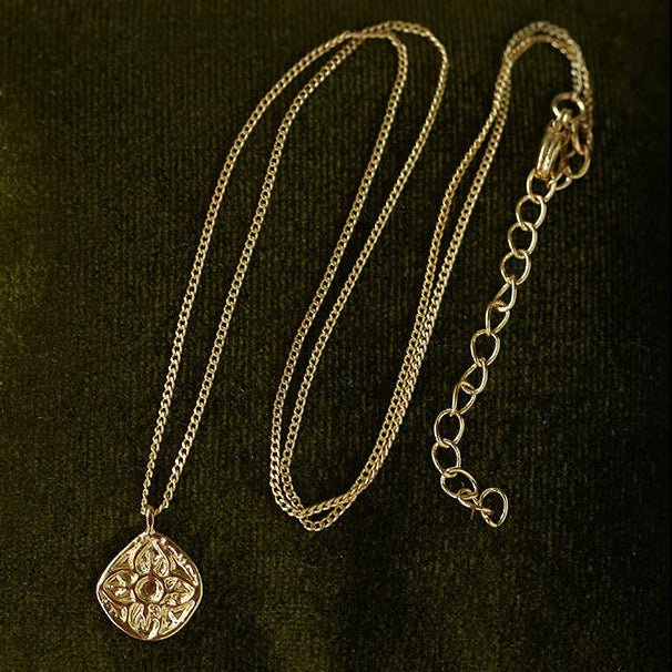 Vintage Floral Relief Geometric Cubic Zirconia Pendant Necklace - floysun