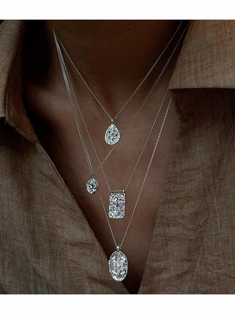 Vintage Floral Relief Geometric Cubic Zirconia Pendant Necklace - floysun