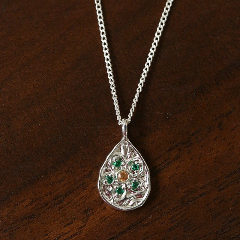 Vintage Floral Relief Geometric Cubic Zirconia Pendant Necklace - floysun