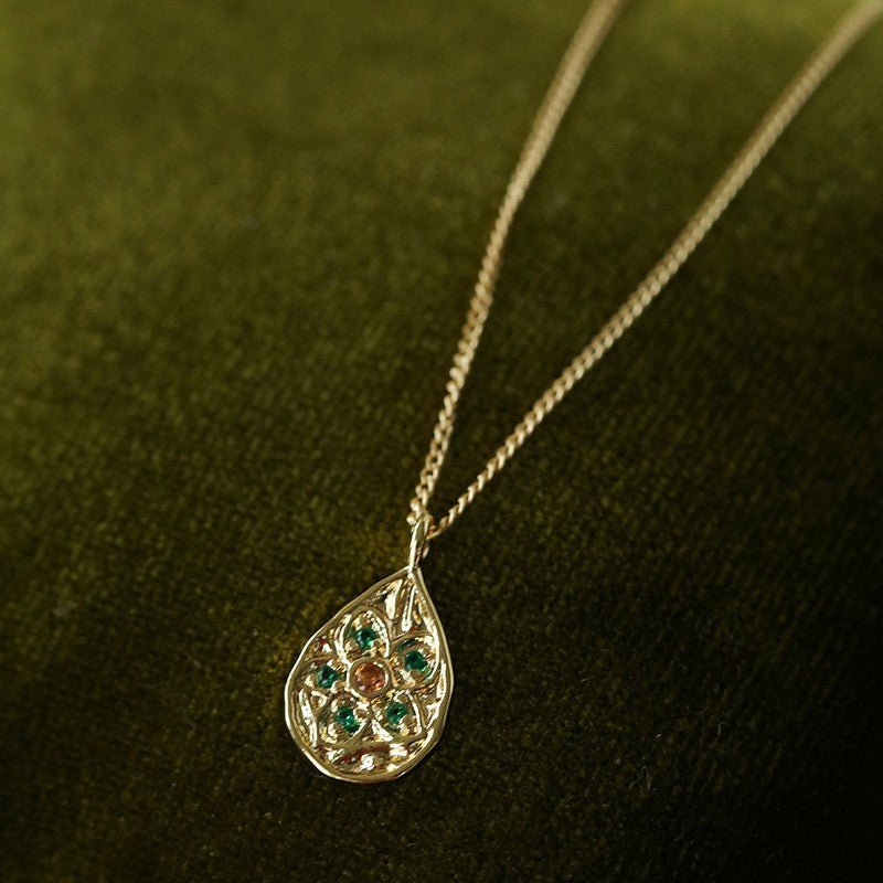 Vintage Floral Relief Geometric Cubic Zirconia Pendant Necklace - floysun