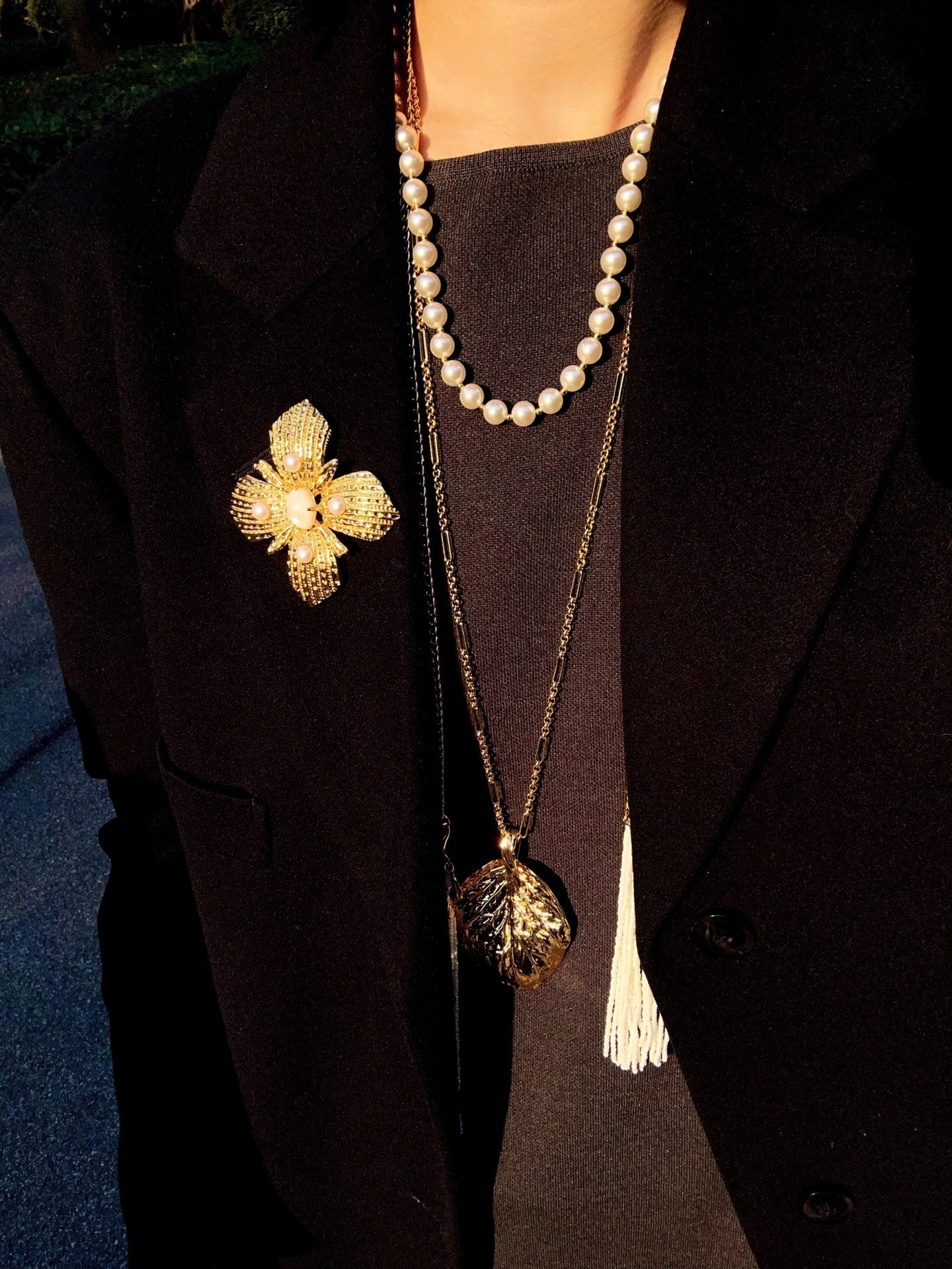 Vintage Gilded Pearl & Mother of pearls Floral Brooch - floysun